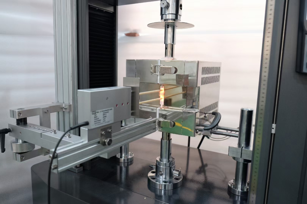 圖片新聞：再上新品，超高溫1400℃環境下力學測試小方爐方案